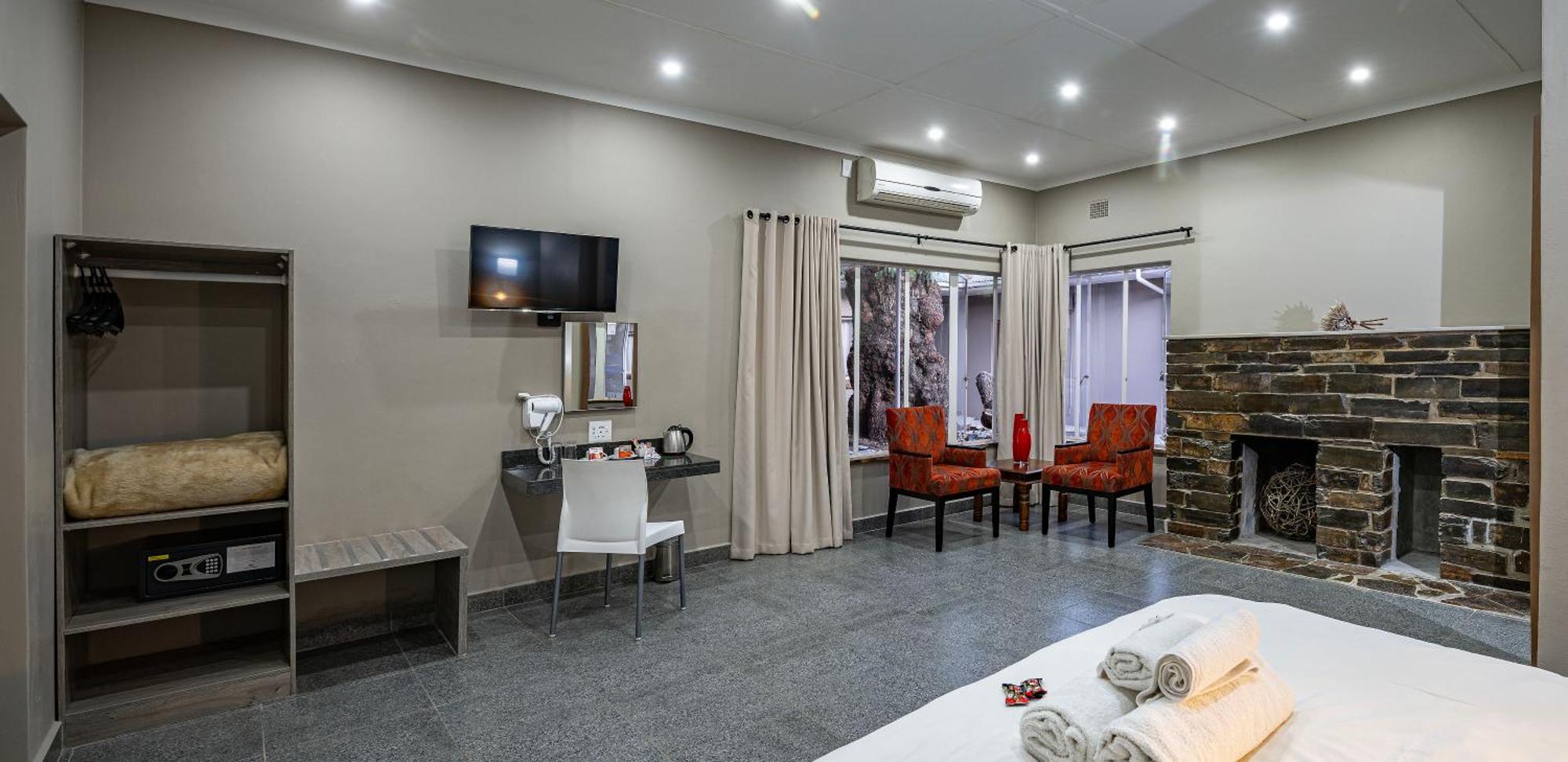 Calvinia Hotel Bagian luar foto