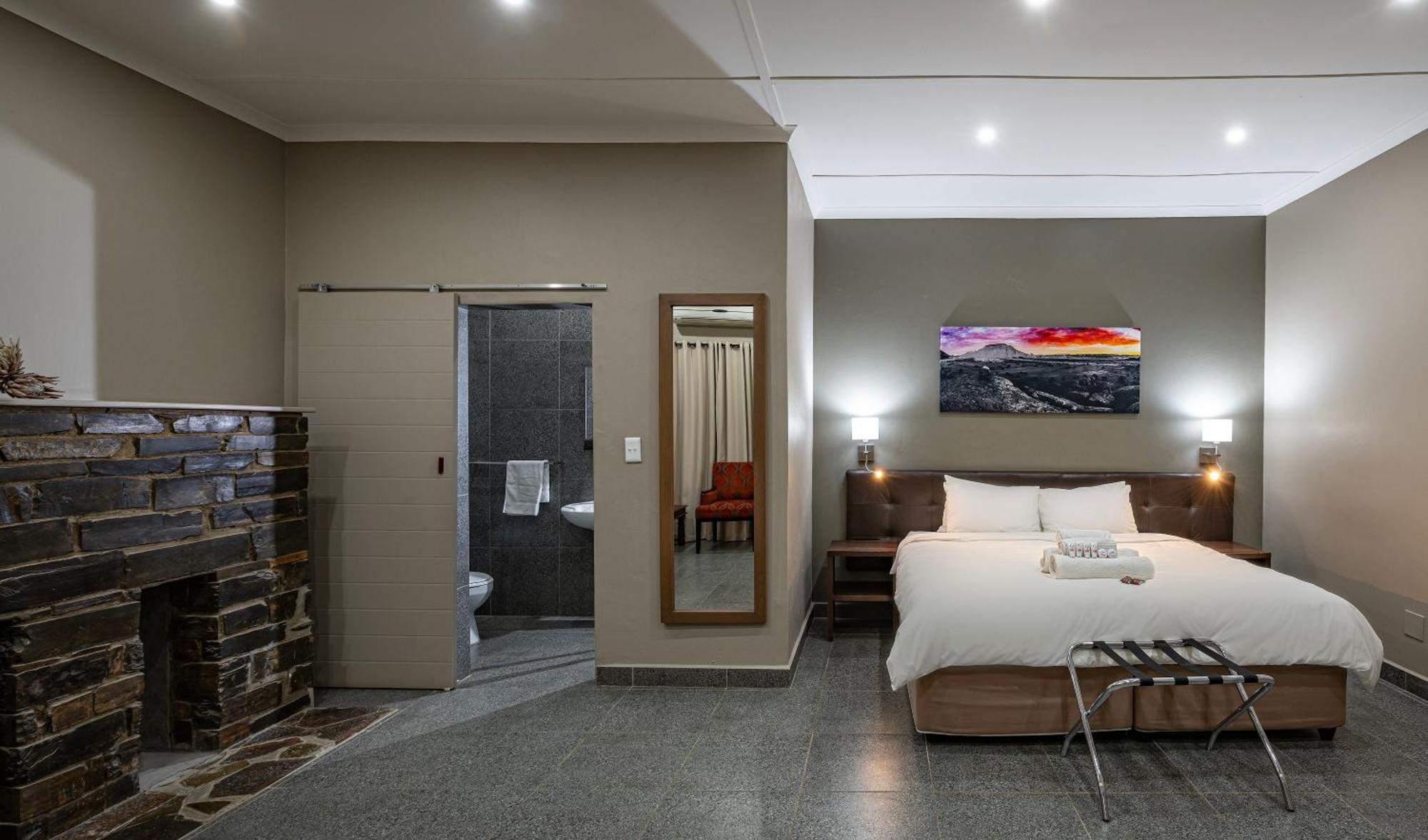 Calvinia Hotel Bagian luar foto