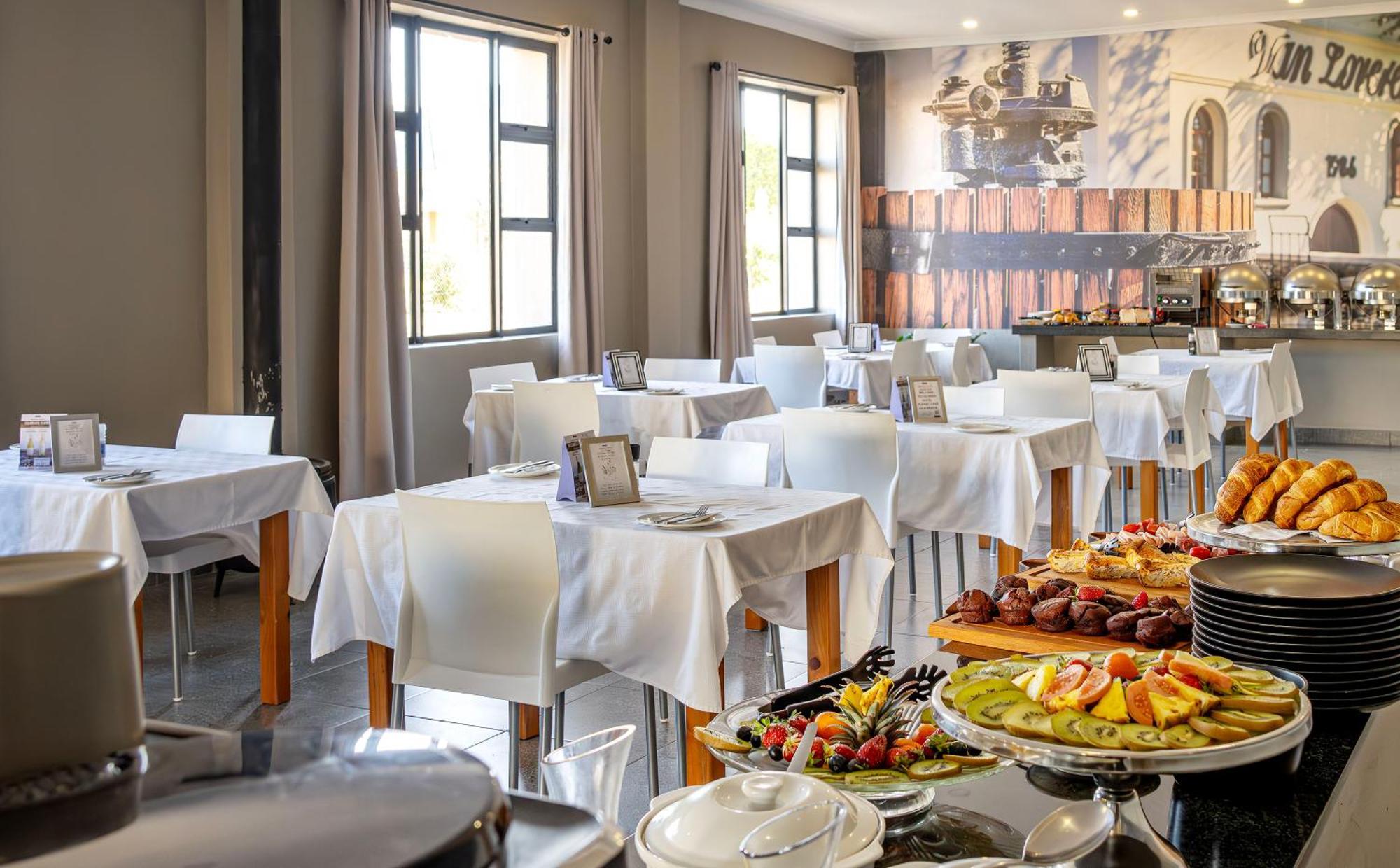 Calvinia Hotel Bagian luar foto